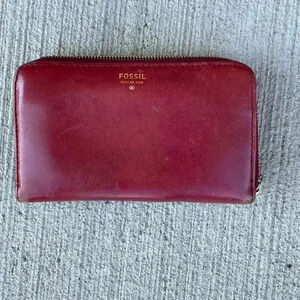 Vintage Fossil Wallet Red Leather Zip around Pocket Card Slots